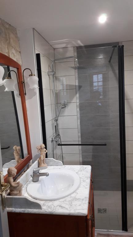 Holiday home Charmante Maison Pierres 1768